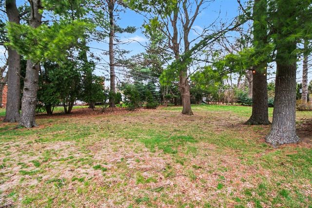 3786 Quarton Road, Bloomfield Hills, MI 48302