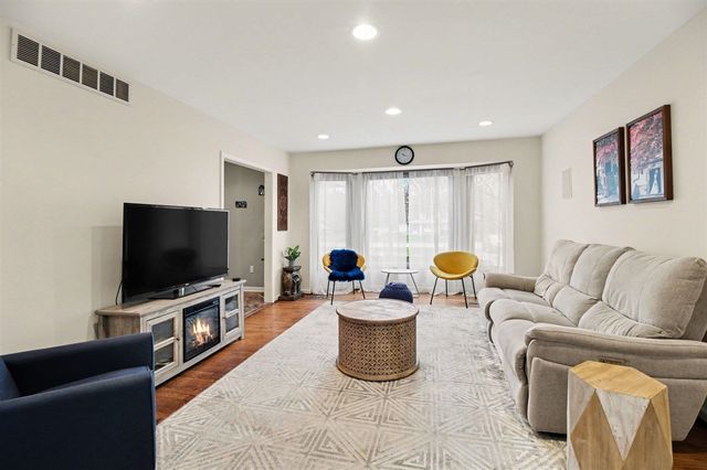 3786 Quarton Road, Bloomfield Hills, MI 48302