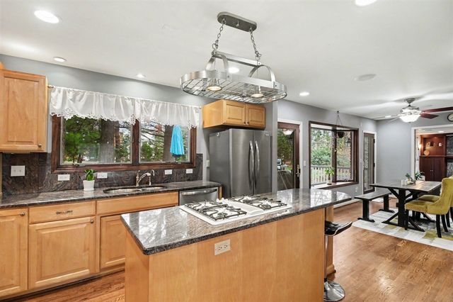 3786 Quarton Road, Bloomfield Hills, MI 48302