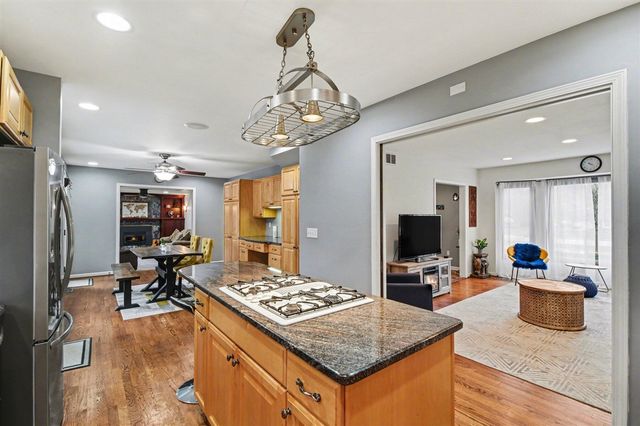 3786 Quarton Road, Bloomfield Hills, MI 48302