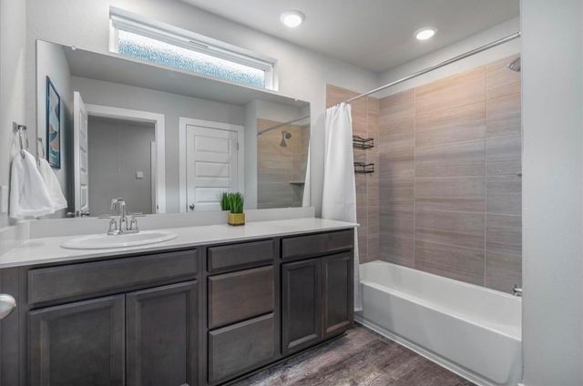 7604 Grand Linden WAY 18, Austin, TX 78744