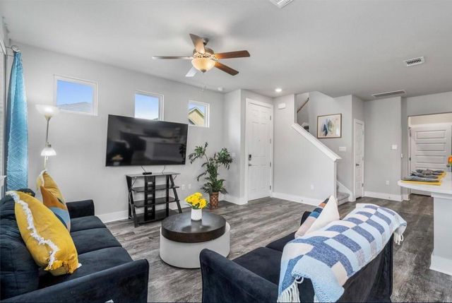 7604 Grand Linden WAY 18, Austin, TX 78744