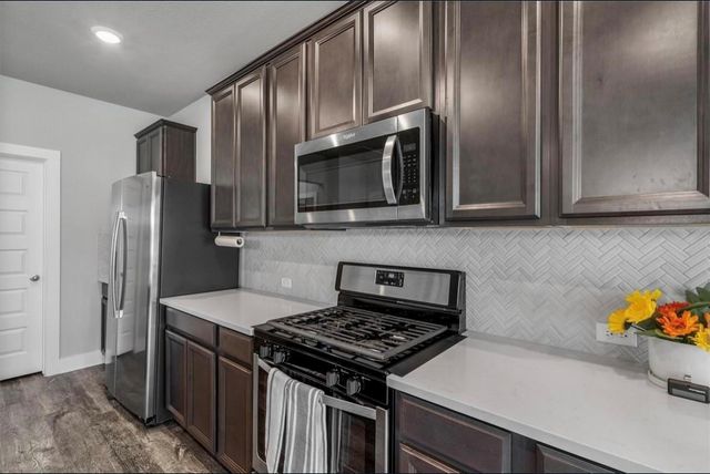 7604 Grand Linden WAY 18, Austin, TX 78744