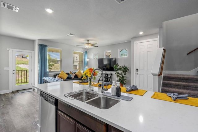 7604 Grand Linden WAY 18, Austin, TX 78744