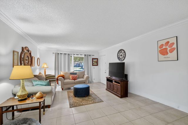9810 Pineapple Tree Drive 103, Boynton Beach, FL 33436