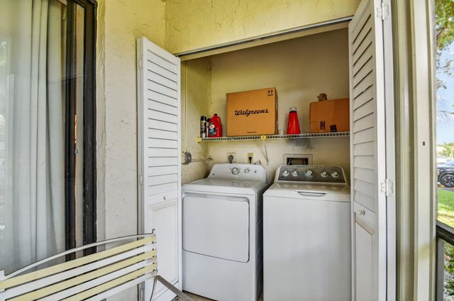9810 Pineapple Tree Drive 103, Boynton Beach, FL 33436