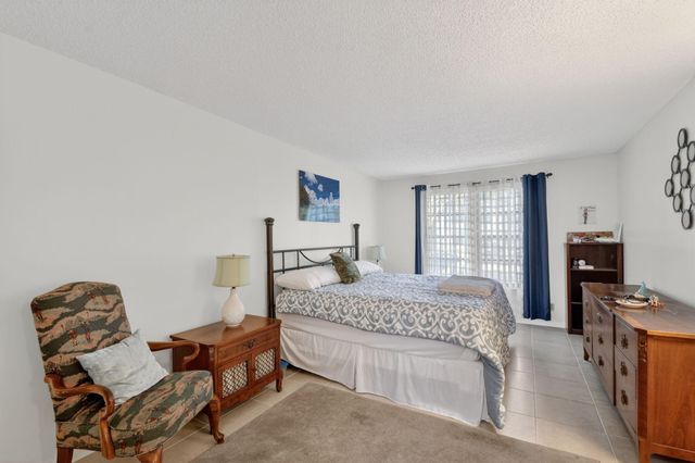 9810 Pineapple Tree Drive 103, Boynton Beach, FL 33436
