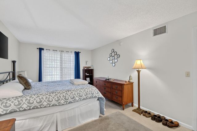 9810 Pineapple Tree Drive 103, Boynton Beach, FL 33436