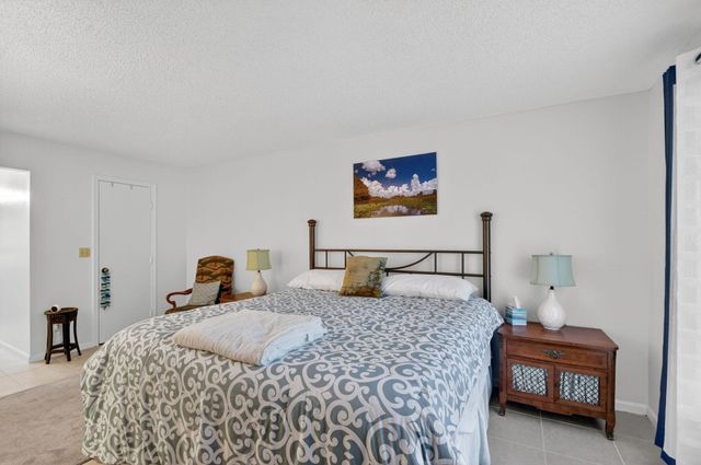 9810 Pineapple Tree Drive 103, Boynton Beach, FL 33436