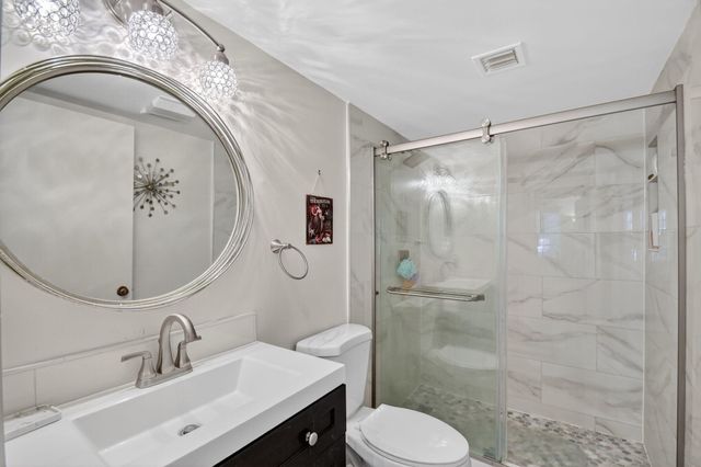 9810 Pineapple Tree Drive 103, Boynton Beach, FL 33436