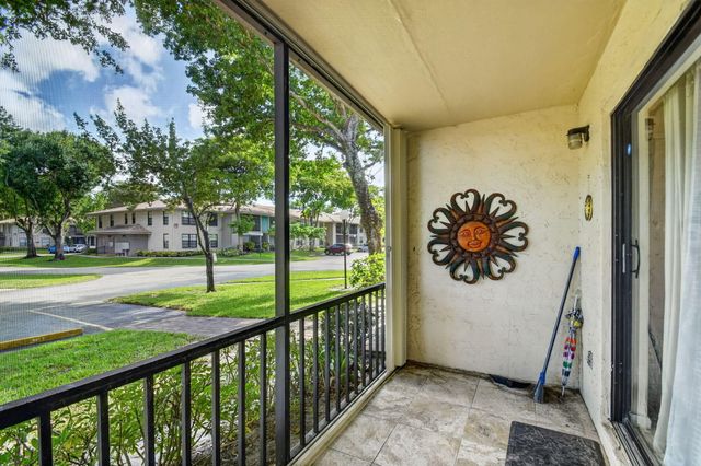 9810 Pineapple Tree Drive 103, Boynton Beach, FL 33436