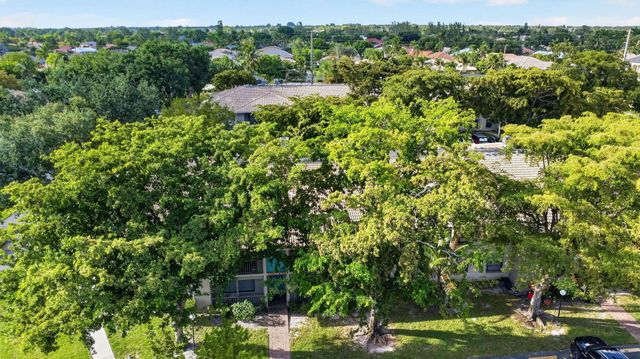 9810 Pineapple Tree Drive 103, Boynton Beach, FL 33436
