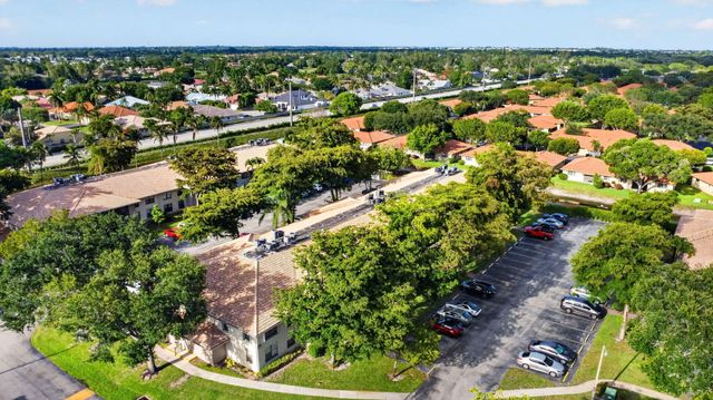 9810 Pineapple Tree Drive 103, Boynton Beach, FL 33436