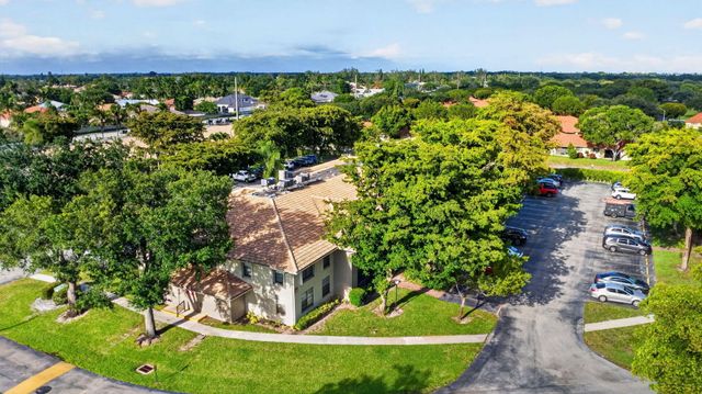 9810 Pineapple Tree Drive 103, Boynton Beach, FL 33436