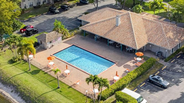 9810 Pineapple Tree Drive 103, Boynton Beach, FL 33436