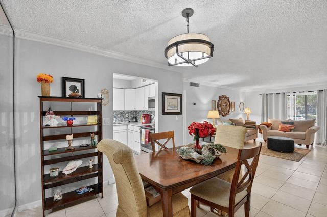 9810 Pineapple Tree Drive 103, Boynton Beach, FL 33436