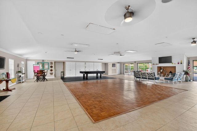 9810 Pineapple Tree Drive 103, Boynton Beach, FL 33436