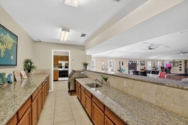 9810 Pineapple Tree Drive 103, Boynton Beach, FL 33436