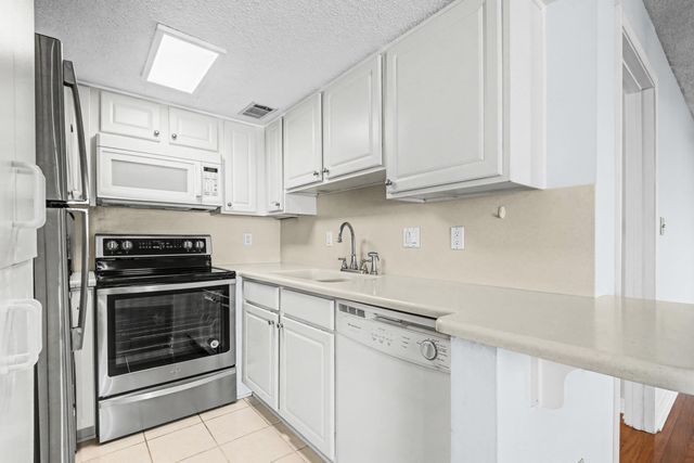 101 Old Ferry Road UNIT 10B, Shalimar, FL 32579