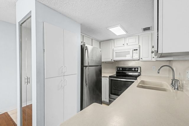 101 Old Ferry Road UNIT 10B, Shalimar, FL 32579