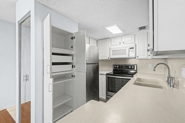 101 Old Ferry Road UNIT 10B, Shalimar, FL 32579