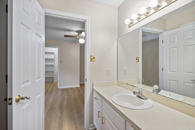 43 Neal Cove, Bryant, AR 72022