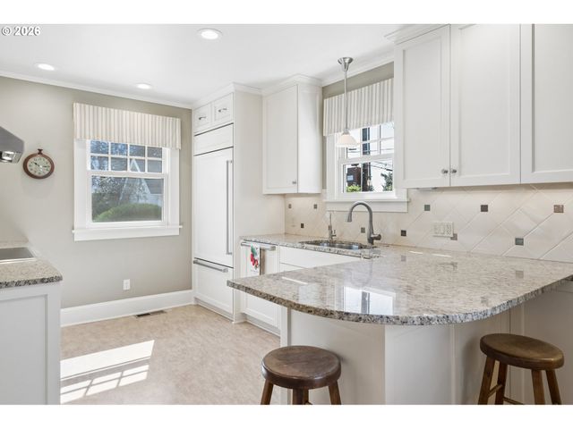905 Se 71ST Ave, Portland, OR 97215
