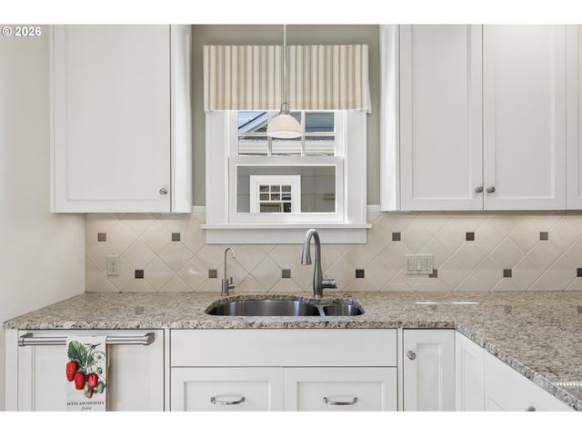 905 Se 71ST Ave, Portland, OR 97215