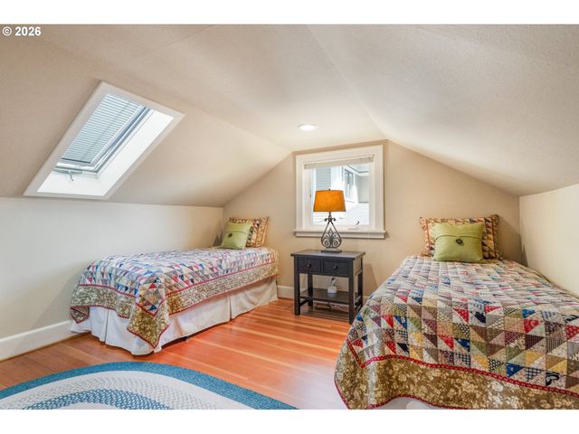 905 Se 71ST Ave, Portland, OR 97215