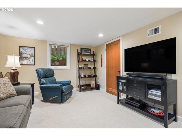 905 Se 71ST Ave, Portland, OR 97215