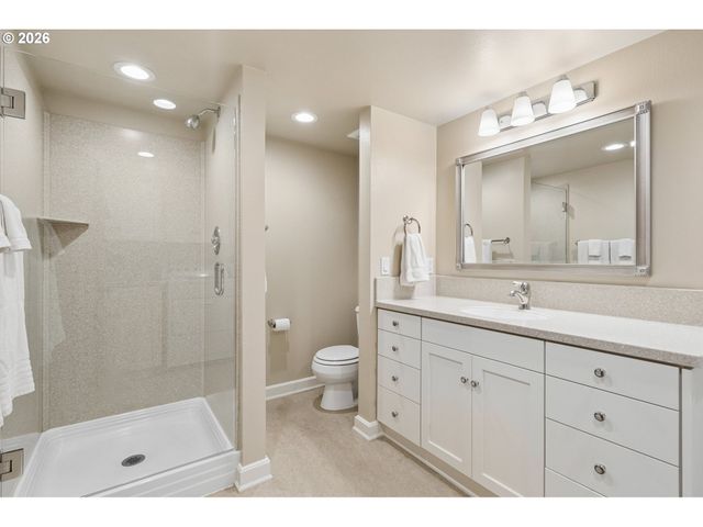 905 Se 71ST Ave, Portland, OR 97215