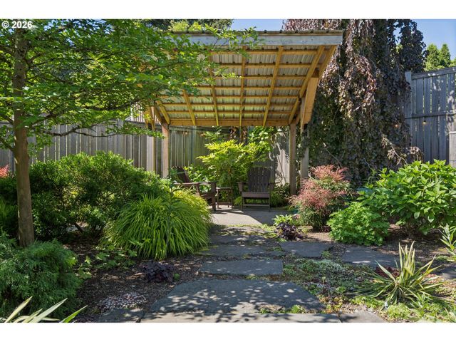 905 Se 71ST Ave, Portland, OR 97215