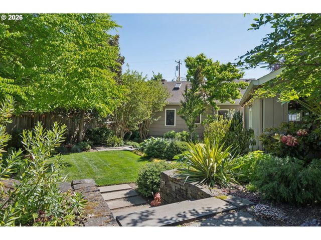 905 Se 71ST Ave, Portland, OR 97215
