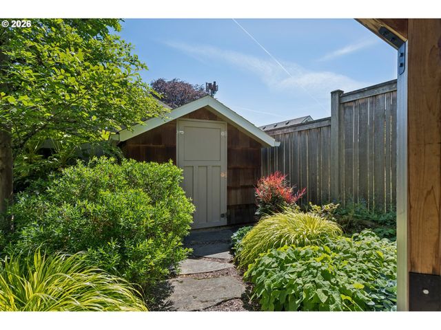 905 Se 71ST Ave, Portland, OR 97215