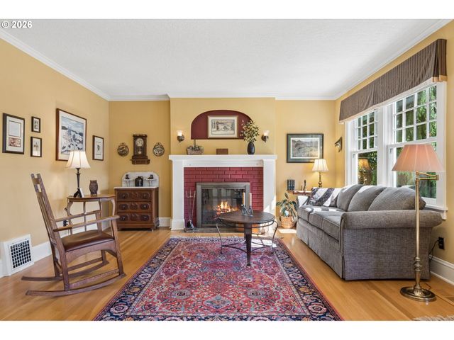 905 Se 71ST Ave, Portland, OR 97215