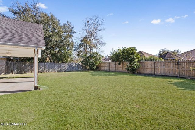 987 Bluff Ridge, Biloxi, MS 39532