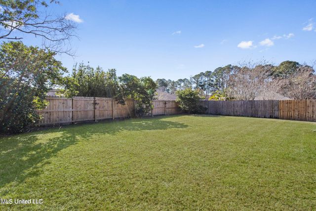 987 Bluff Ridge, Biloxi, MS 39532