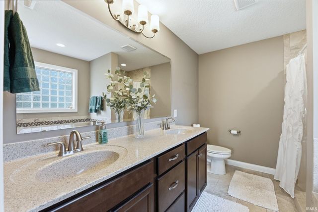 5525 Kodiak Trail, Auburn, IN 46706