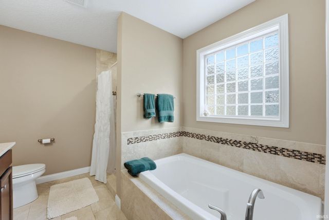 5525 Kodiak Trail, Auburn, IN 46706