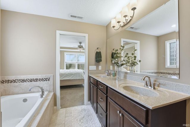 5525 Kodiak Trail, Auburn, IN 46706