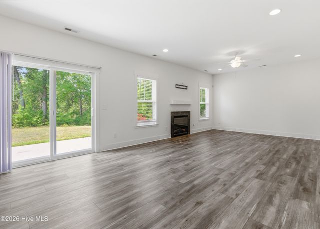 672 Coniston Drive SE, Leland, NC 28451