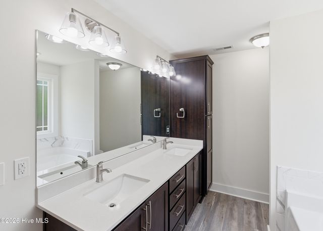 672 Coniston Drive SE, Leland, NC 28451