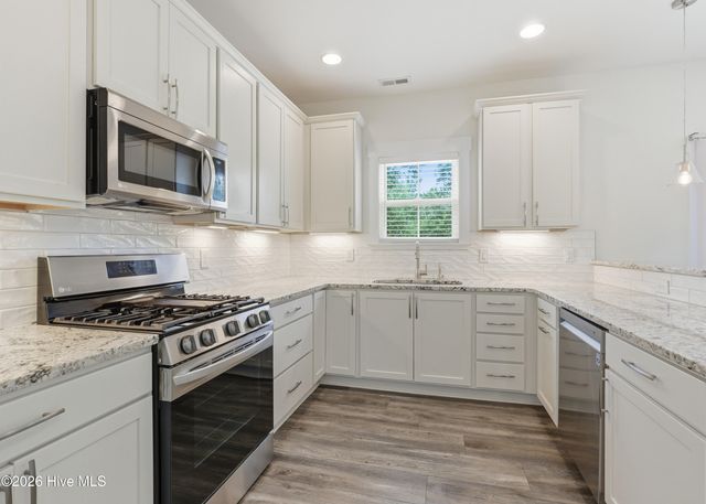 672 Coniston Drive SE, Leland, NC 28451