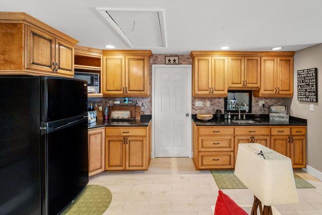 1205 ROYAL OAK DRIVE S, Dunedin, FL 34698