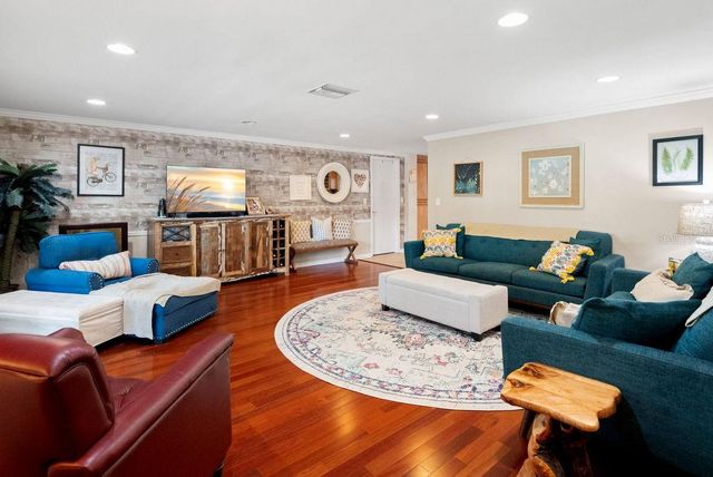 1205 ROYAL OAK DRIVE S, Dunedin, FL 34698