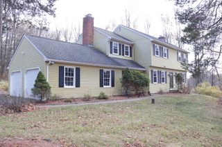 35 Highpoint Road, Woodbury, CT 06798