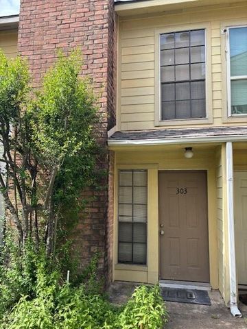 10501 South Drive 303, Houston, TX 77099