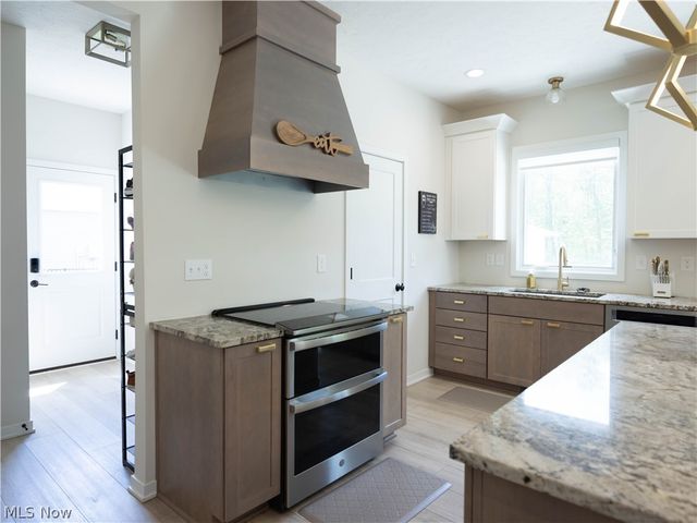 9978 Jayna Lane, Columbia Station, OH 44028