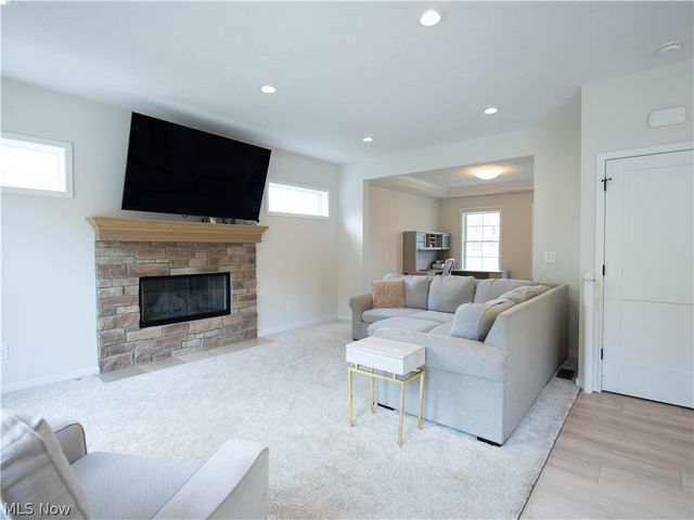 9978 Jayna Lane, Columbia Station, OH 44028