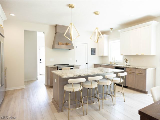 9978 Jayna Lane, Columbia Station, OH 44028